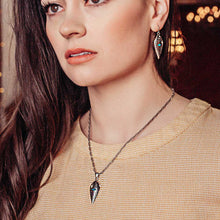 Load image into Gallery viewer, Scalloped Opal Necklace