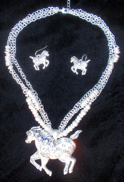 (CSN1100-HS) Western Silver Horse Necklace and Matching Earrings