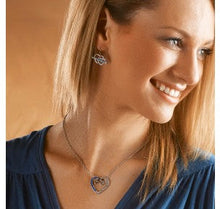 Load image into Gallery viewer, Follow Your Heart Arrow Necklace