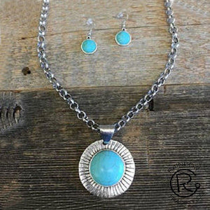 (RWSA12540) Western Turquoise Pendant Necklace and Matching Earrings