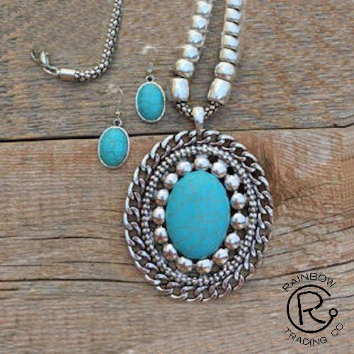 (RWSA12543) Western Oval Turquoise Necklace and Matching Earrings