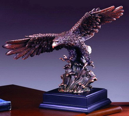 (TN51122) Western Flying Eagle Sculpture