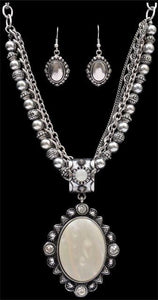 (3DB-NE40160SBWT) Western Silver & Cream Stone Necklace & Earrings