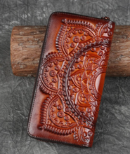 Load image into Gallery viewer, Western Scalloped Tooled Leather Ladies&#39; Wallet