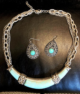 Western Turquoise Necklace and Matching Earrings
