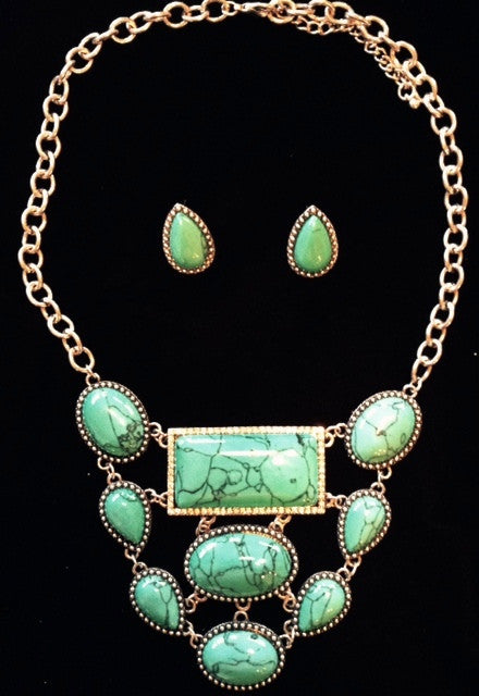 (CSN1000) Western Turquoise Necklace with Matching Earrings