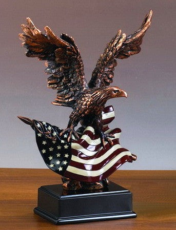 (TN51156) Western Patriotic Eagle Small Sculpture with American Flag